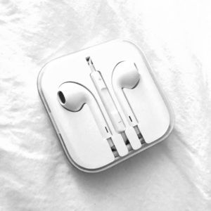 NWOT Apple Headphones